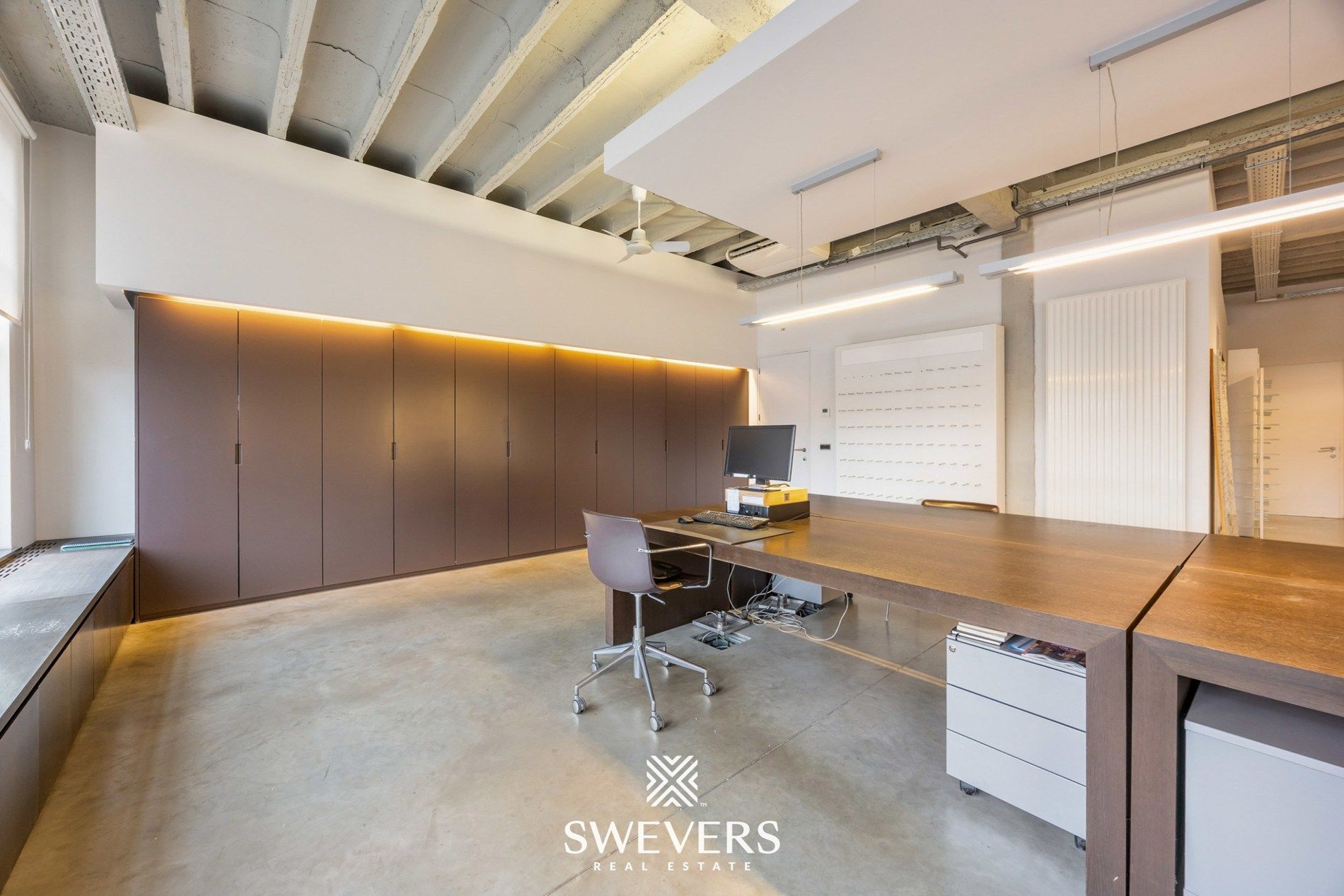 Exclusief handelspand met uitstraling, licht en rendement foto 8