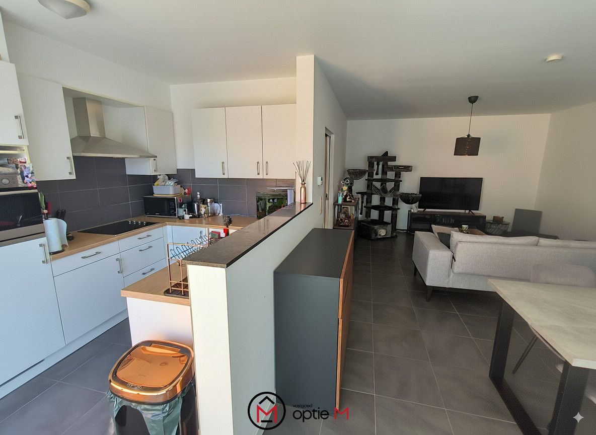 Ruim appartement in Bilzen-Hoeselt met parkeerplaats foto 4