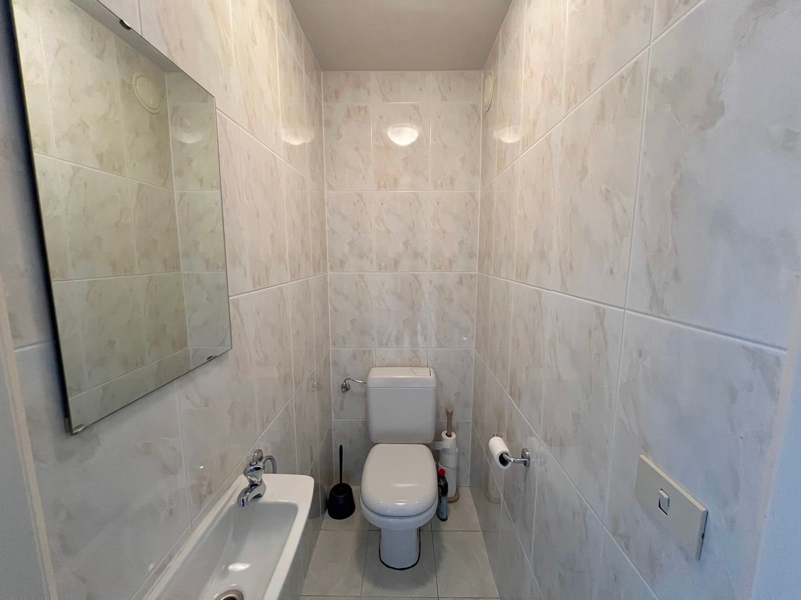 Ruim appartement met 2 slaapkamers, terras en garage foto 20