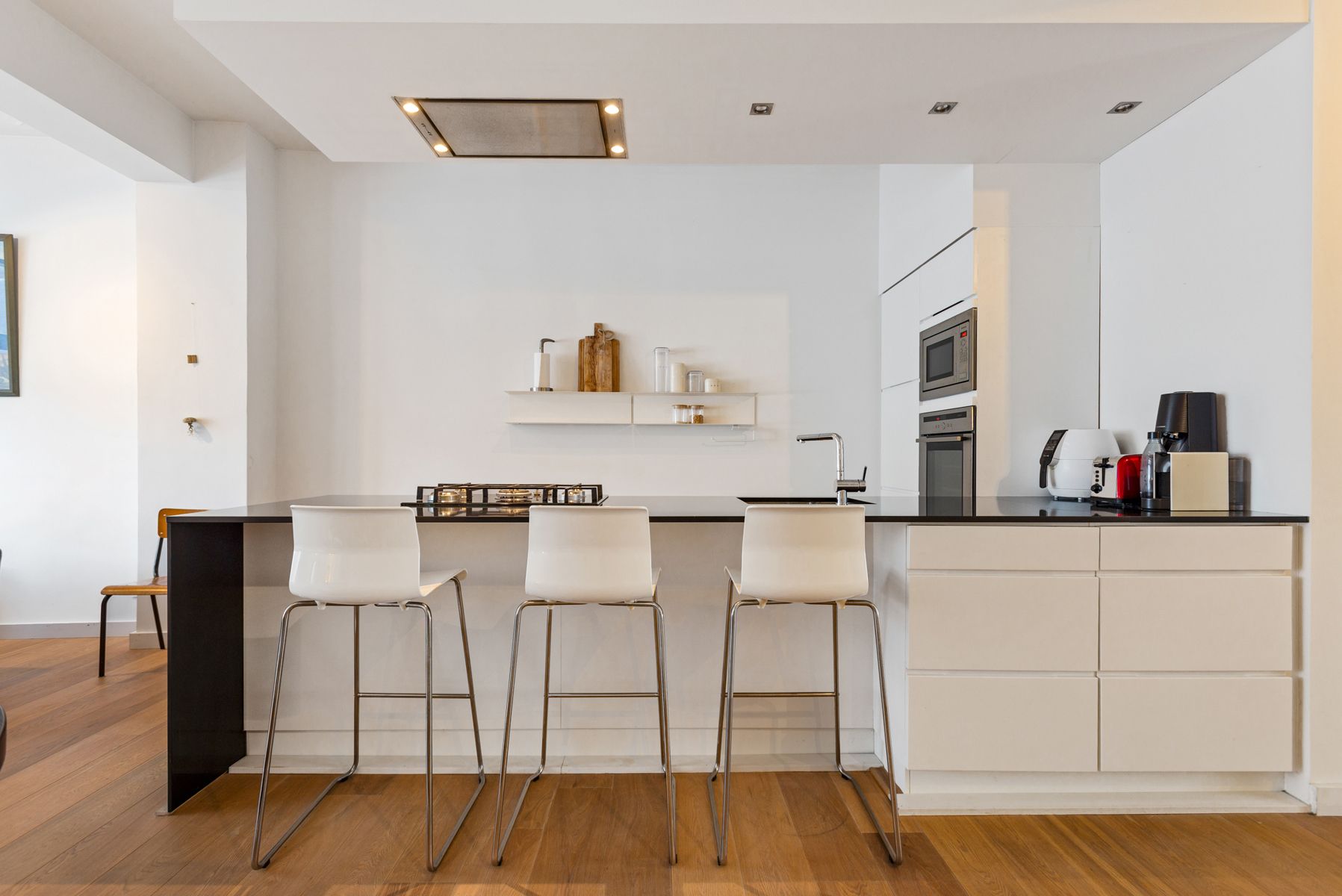 Stijlvol appartement met 30 m² terras en veel berging foto 2