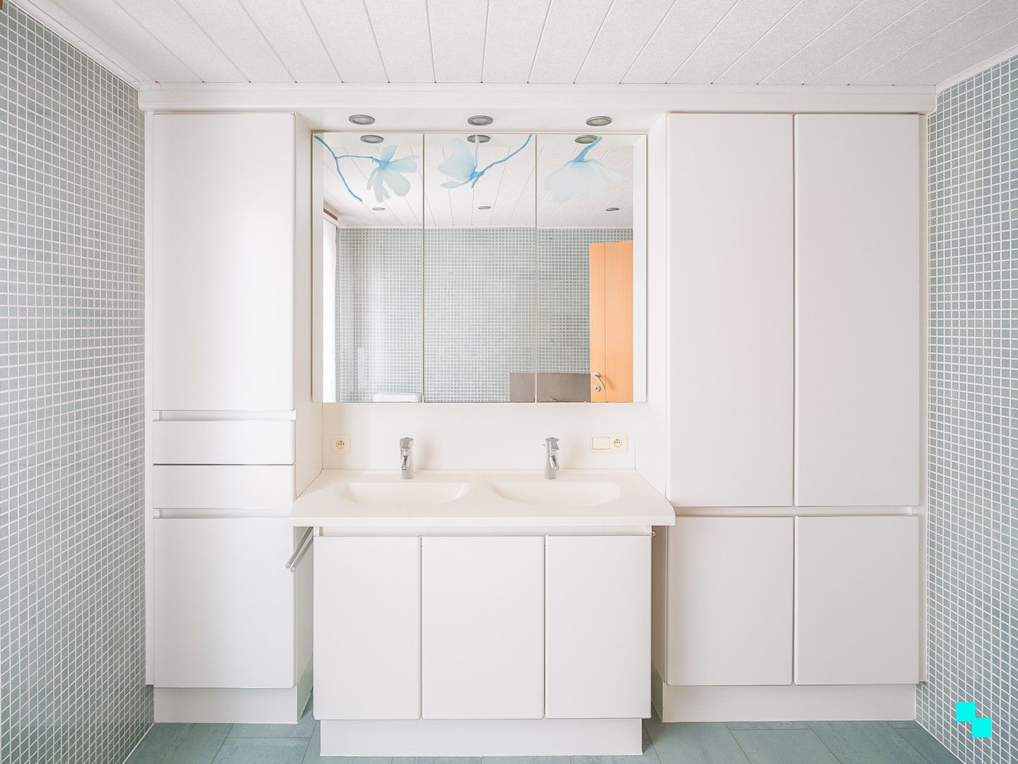 Charmante woning met vijf slaapkamers en inpandige garage te Merelbeke foto 21