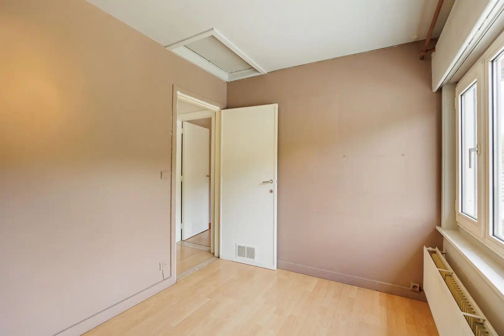 Ruime, lichte woning met garage & oprit op centrale ligging foto 19