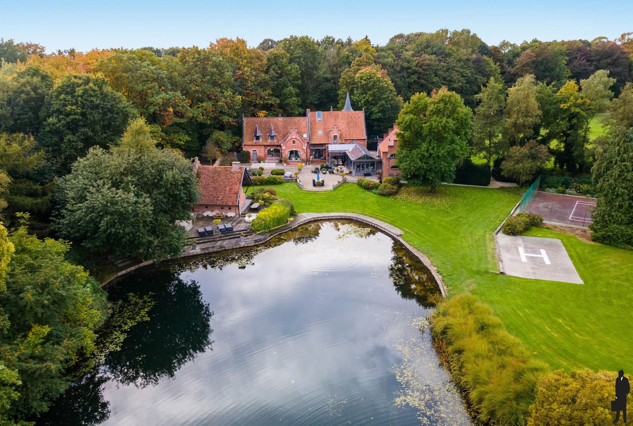 Kasteelhoeve op een landdomein van ca 6ha. foto 69