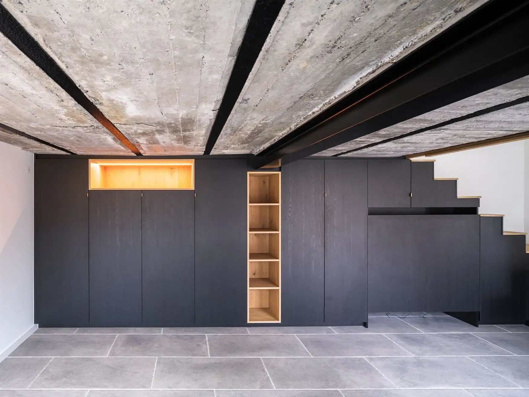 Een huis met verhaal én uitzonderlijk veel ruimte foto 11