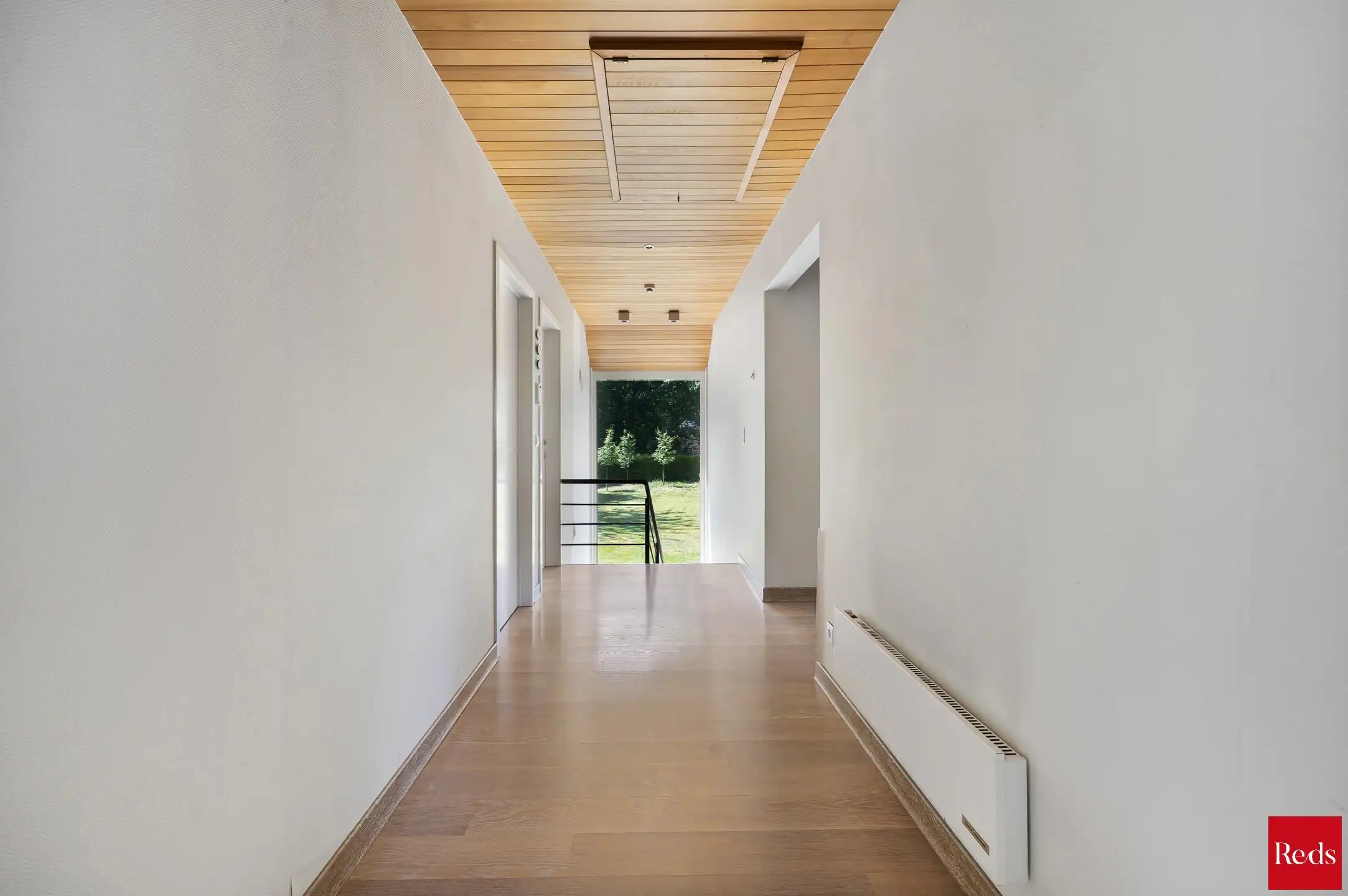 Villa met zwembad omringd door natuur en maximale privacy foto 15