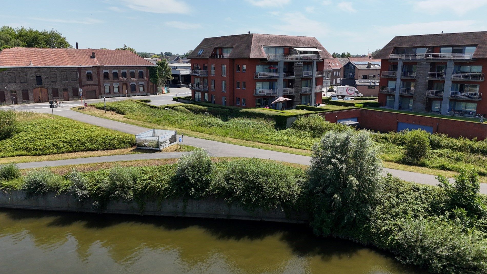 Ruim appartement met 2 slaapkamers, ondergrondse garage en prachtig zicht op de Leie foto 3