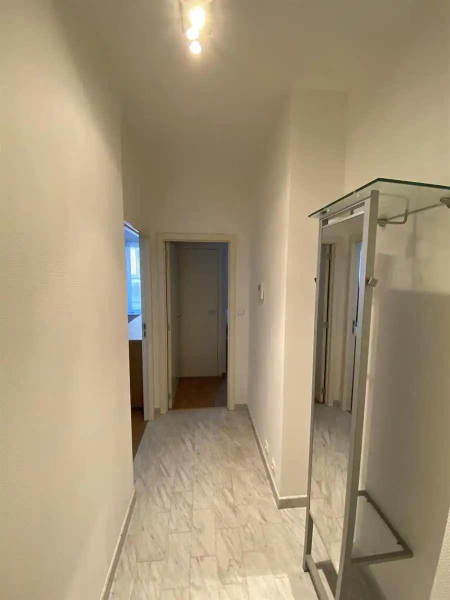 Gemeubeld 2 slaapkamer appartement (Europese wijk) foto 2