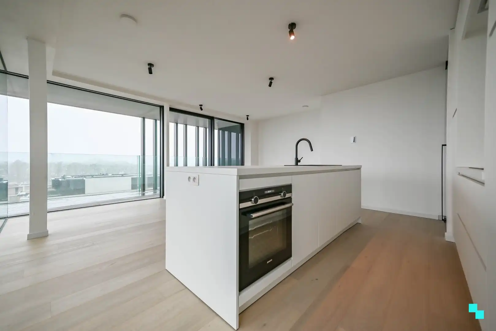 Nieuw, stijlvol appartement met uniek parkzicht foto 10