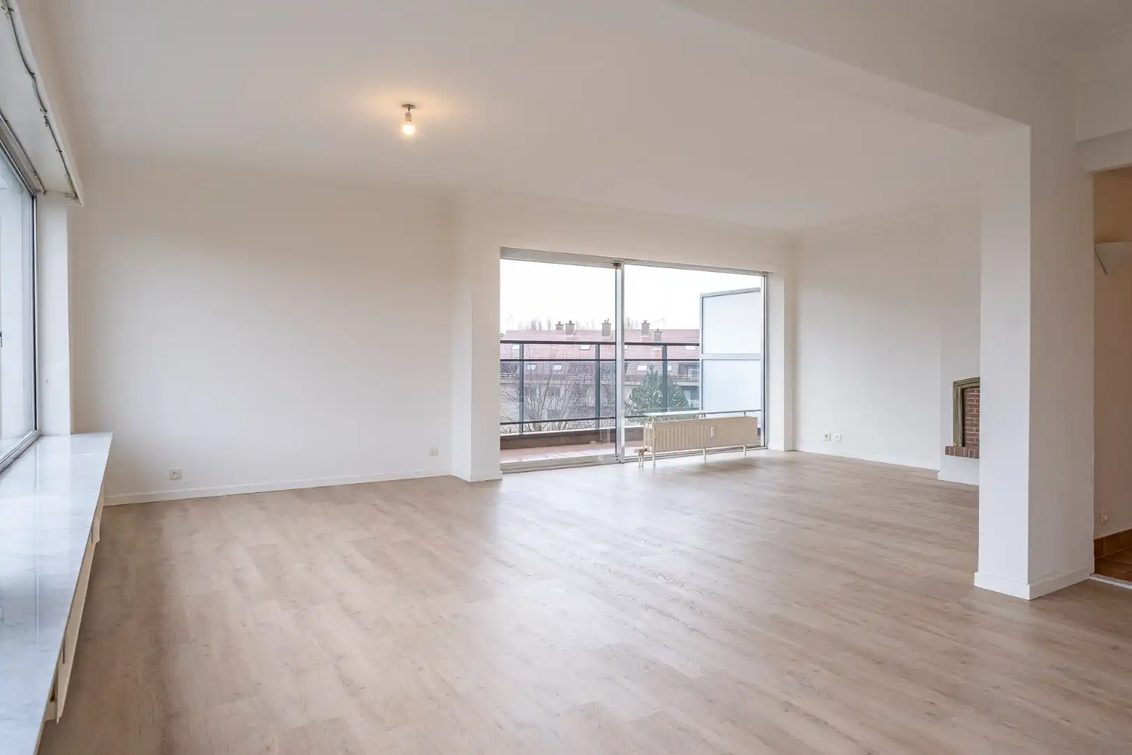 Gezellig en ruim hoekappartement met veel lichtinval en zonnige terrassen!  foto 2