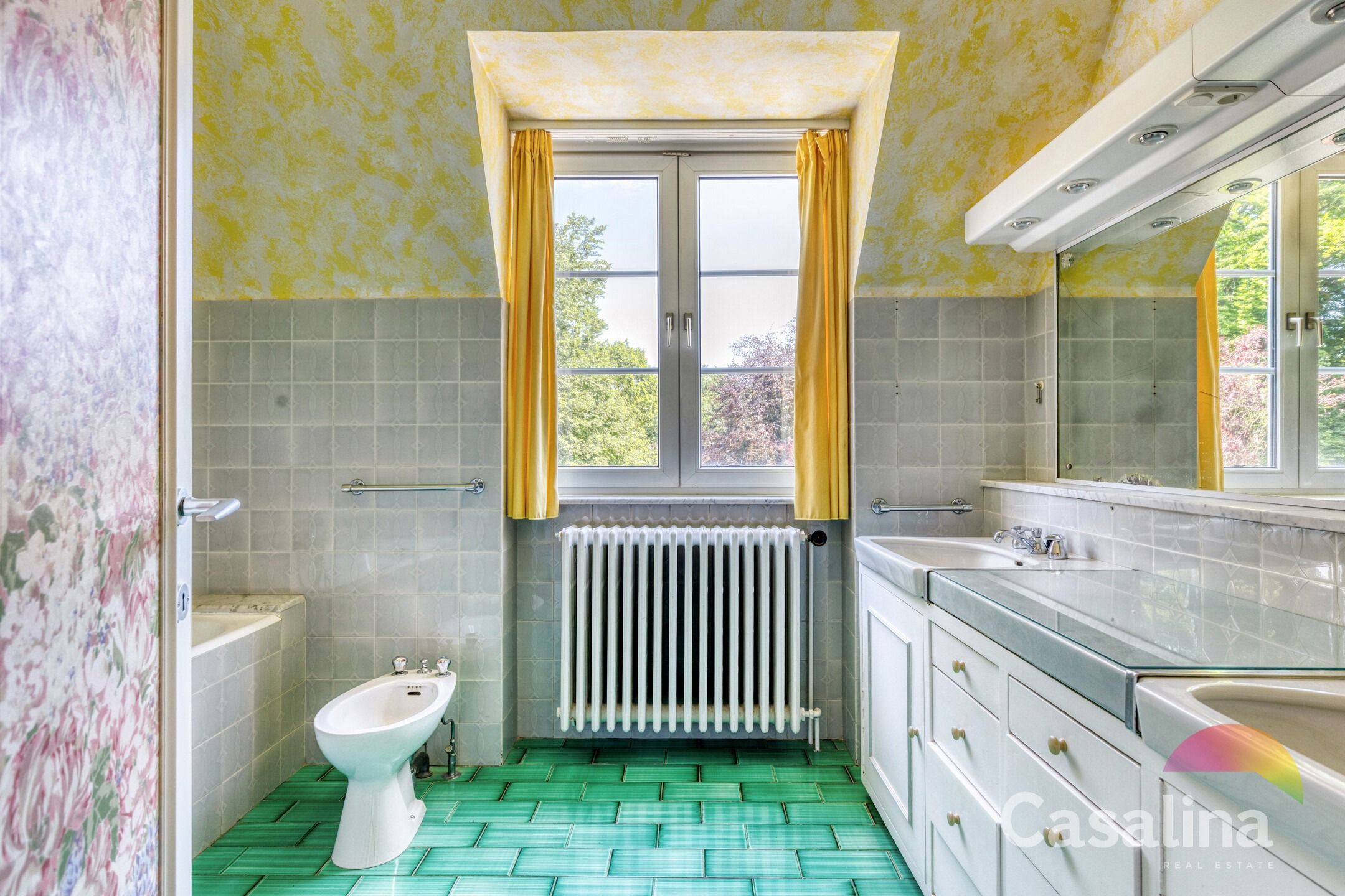 Te renoveren villa + bouwperceel in Kraainem foto 14