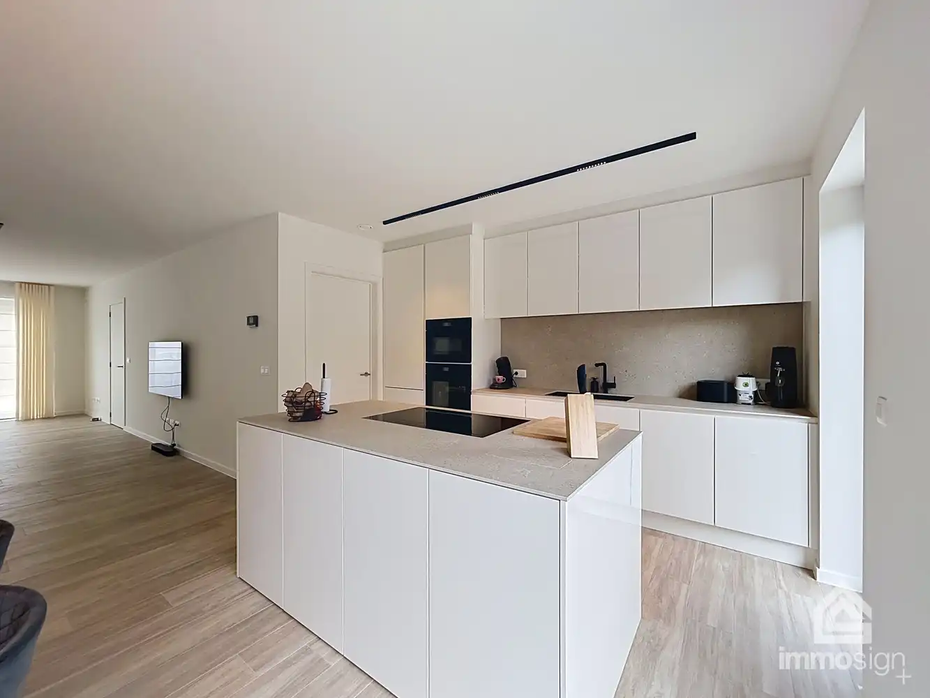 Lichtrijke woning met 3 volwaardige slaapkamers te Pelt! foto 5