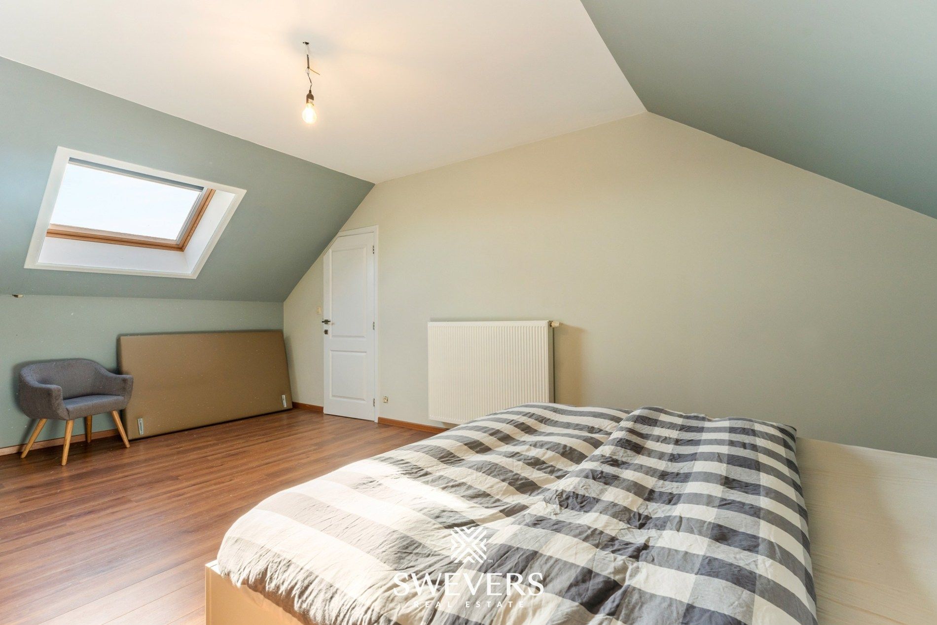 Gerenoveerde gezinswoning met 3 slpk en zonnige tuin foto 19