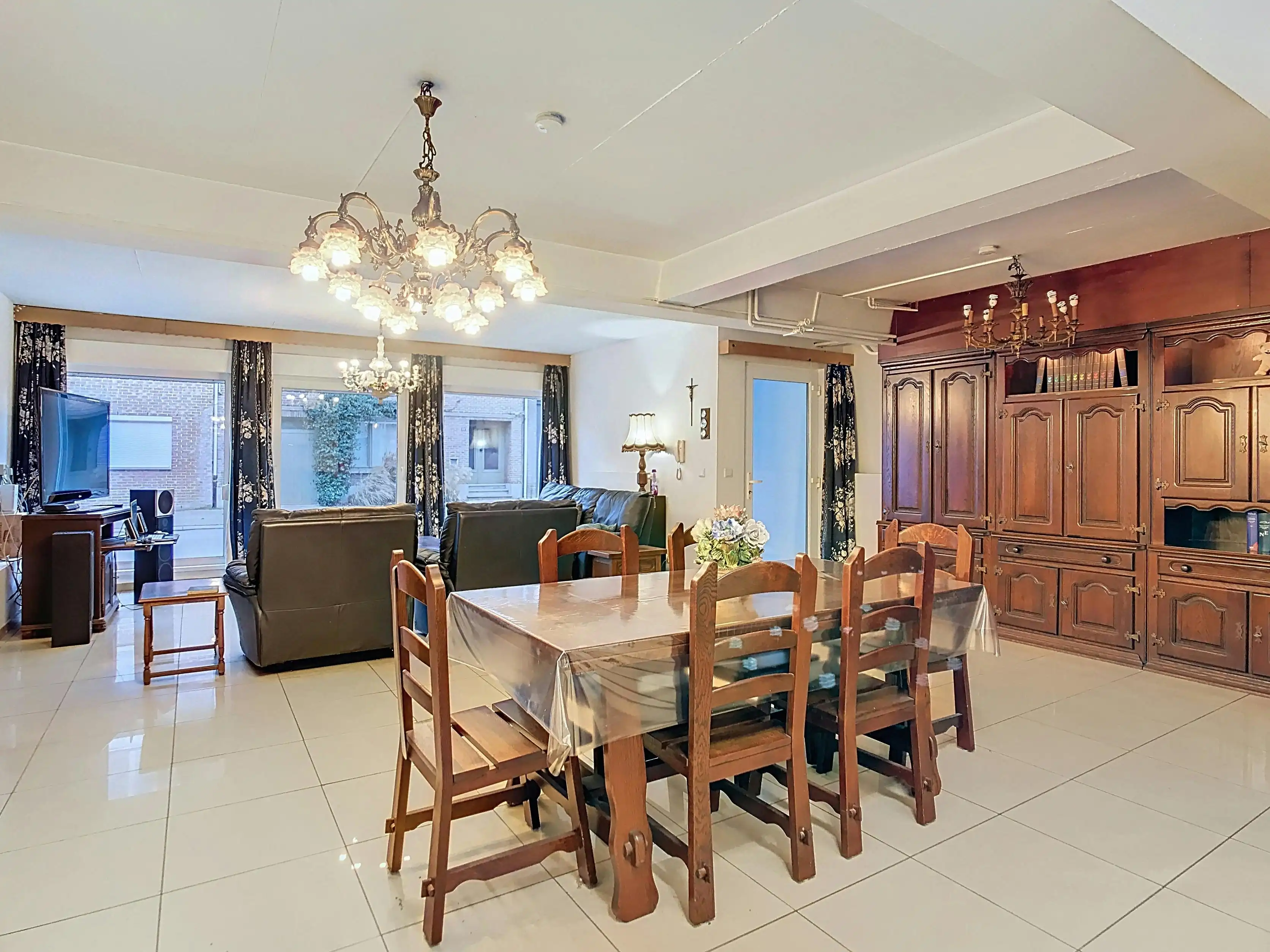 Gelijkvloers appartement met 4 slaapkamers (EPC C-F) foto 3