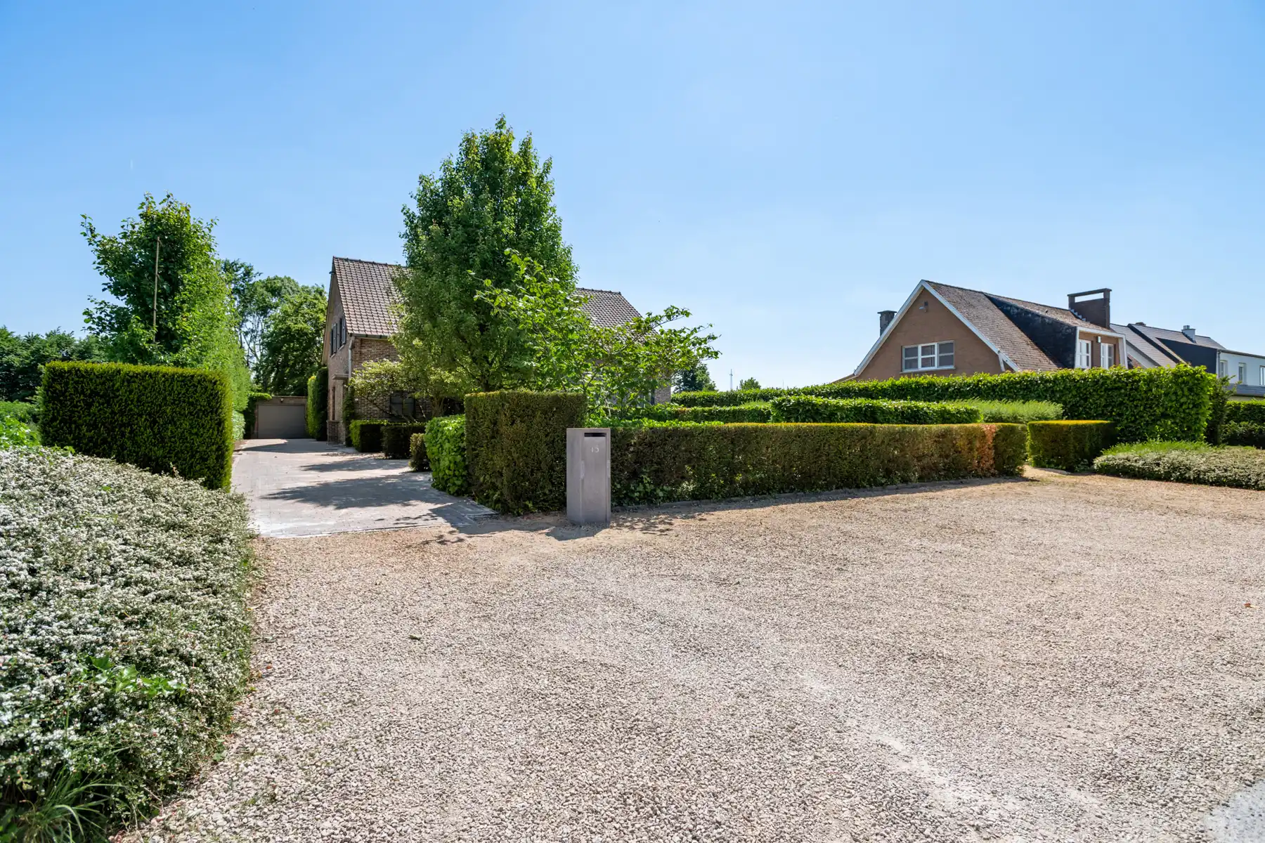 Ruime villa met praktijkruimte in rustige doodlopende straat. foto 3