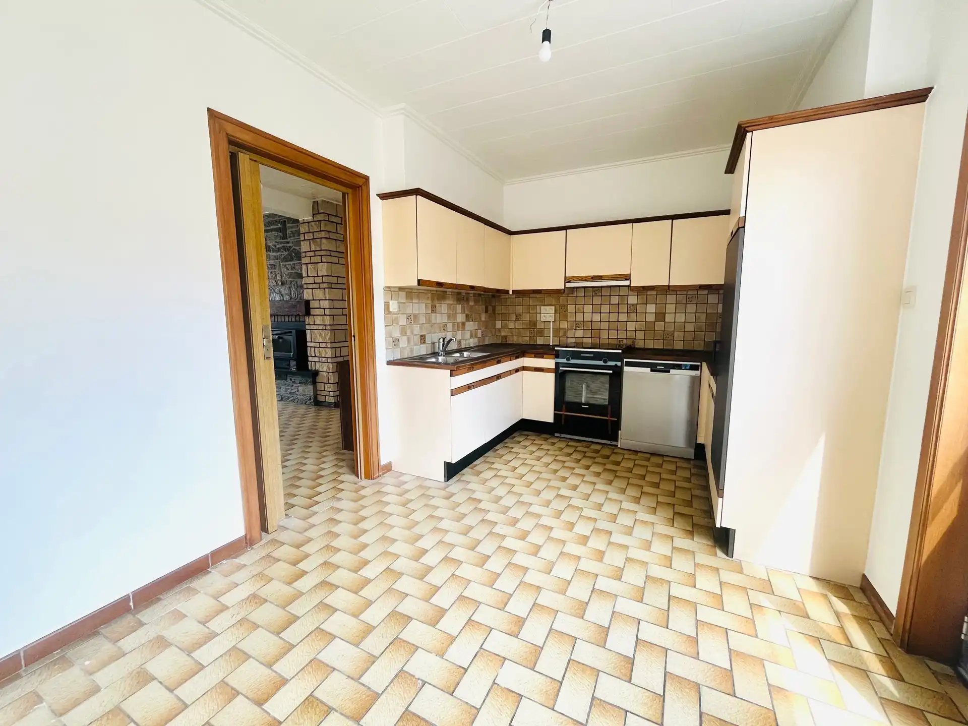 WONING GELEGEN IN HET CENTRUM VAN LIEDEKERKE foto 6