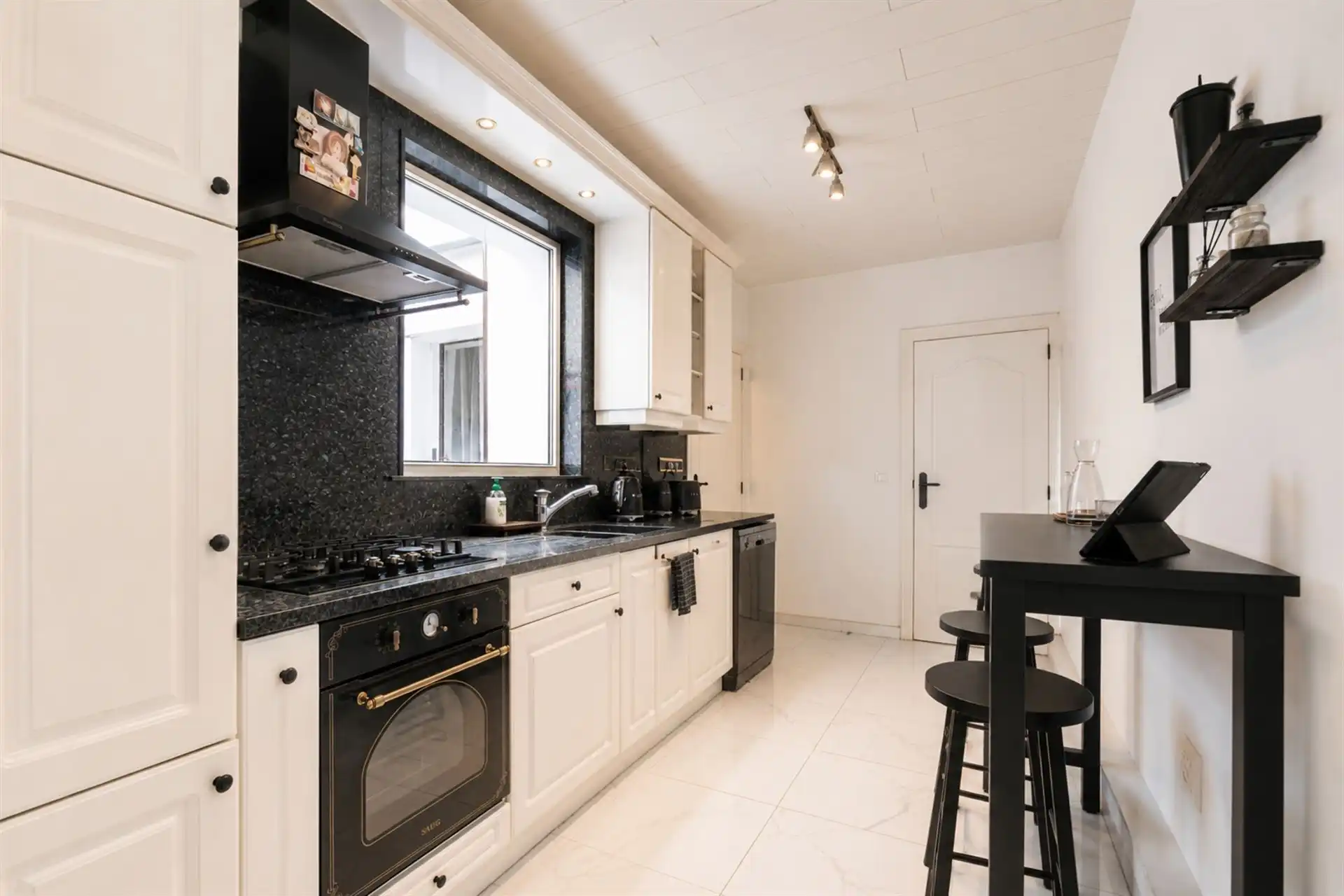 Instapklare woning met 4 slpk, kelder, ZO-tuin + uitweg foto 19