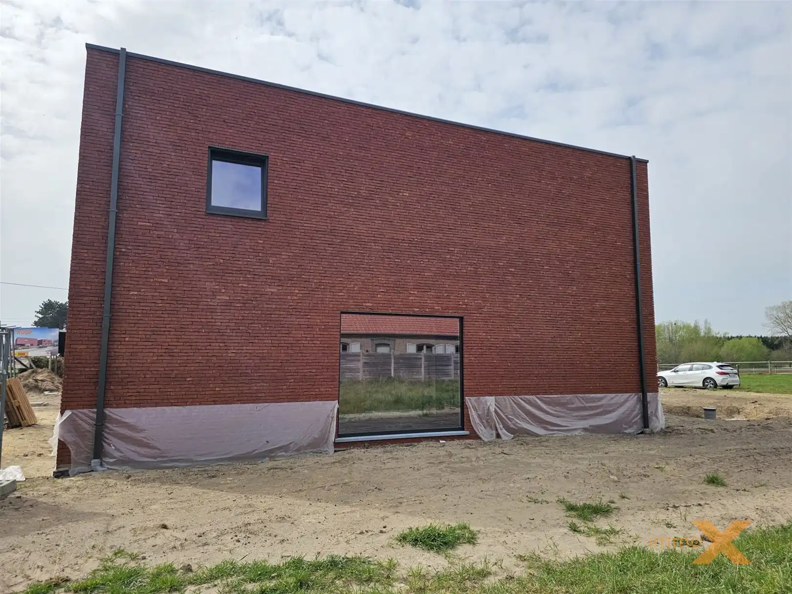 STIJLVOLLE MODERNE NIEUWBOUW MET GARAGE foto 3