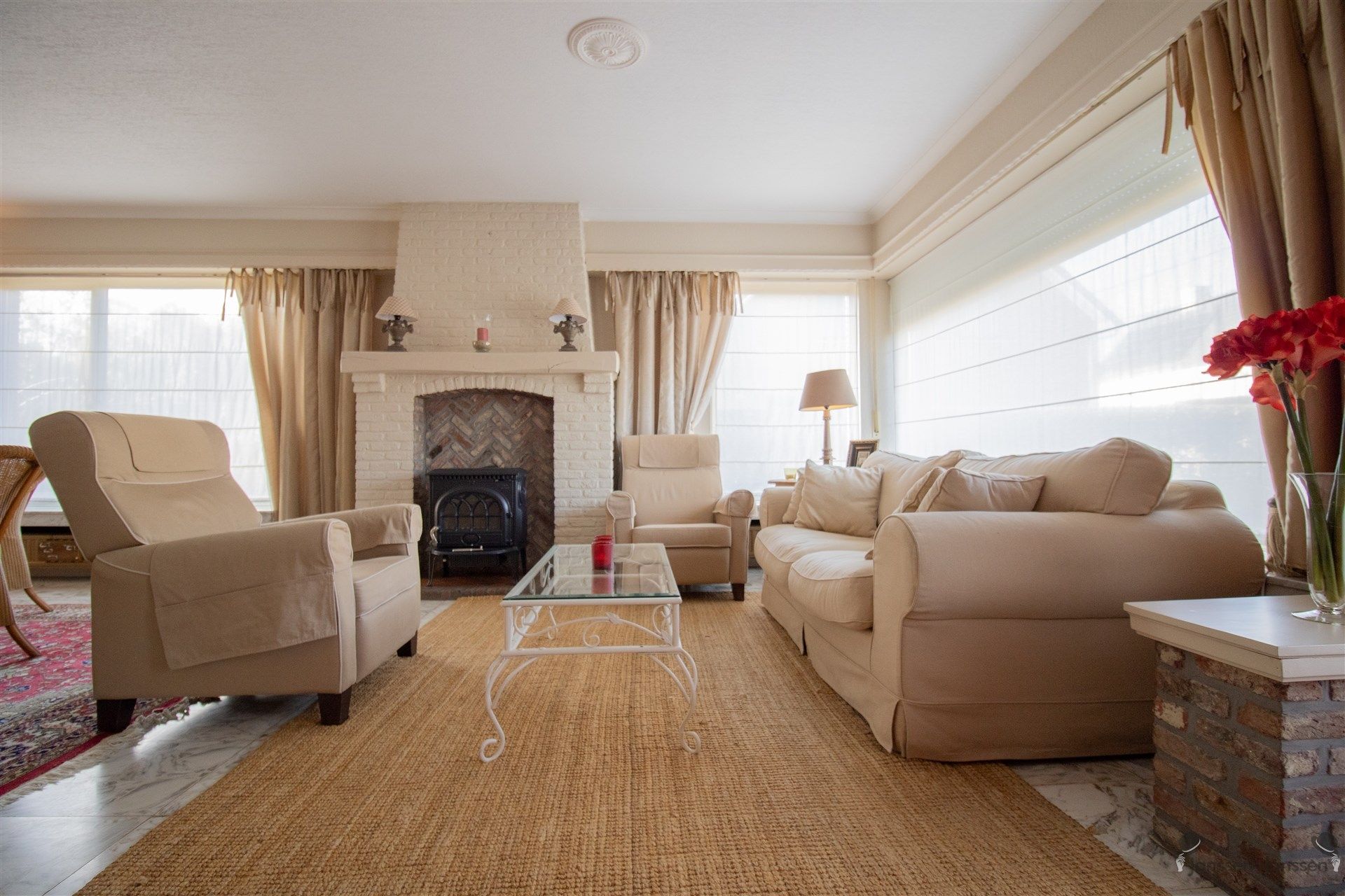 Rustig gelegen gelijkvloerse woning met 3 slaapkamers en bijhuis op  750 m foto 4