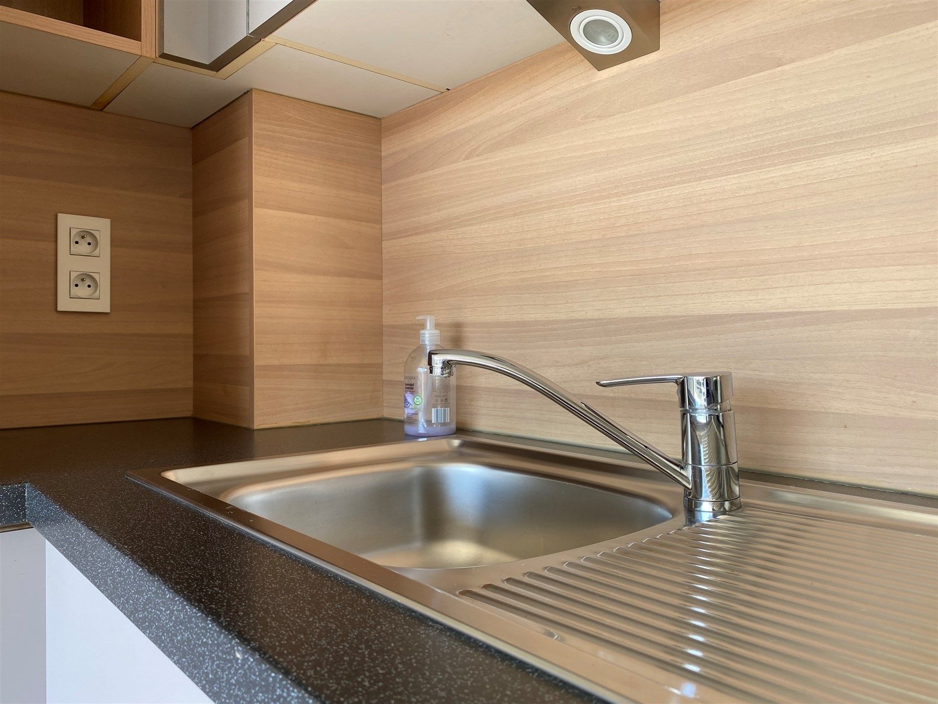 Zeer mooi gelegen instapklaar appartement op de tweede verdieping van de residentie “Square”. foto 12