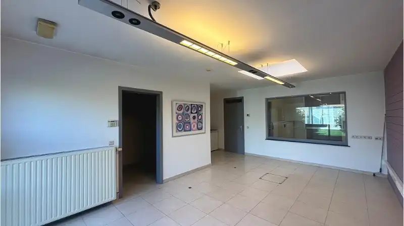 Instapklare kantoorruimtes te huur in Loppem Zedelgem foto 3