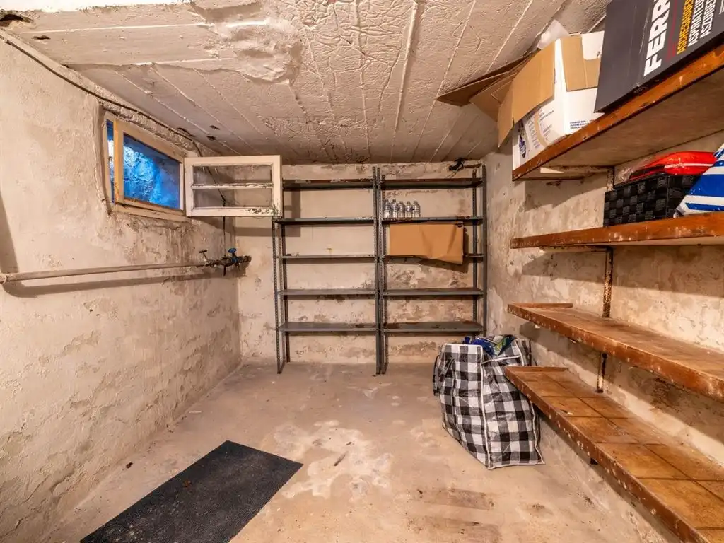 Verzorgde vrijstaande woning, grotendeels gerenoveerd foto 39