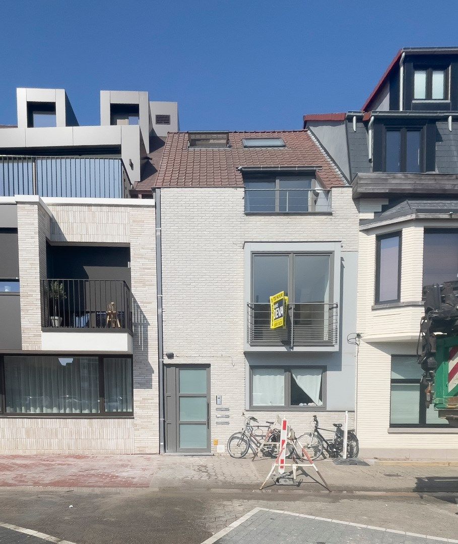 Zonnig  appartement met open zicht gelegen op het Gemeentplein foto {{pictureIndex}}