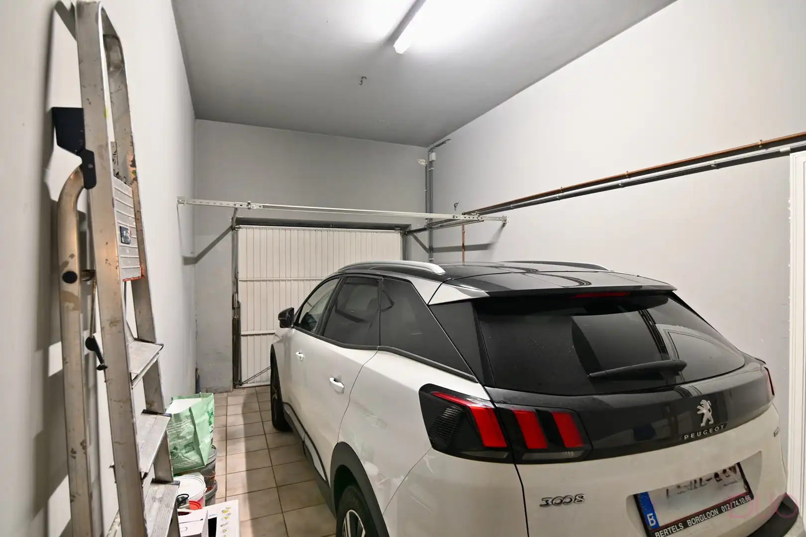 Groot handelspand met aparte ingang, bovenliggende woning en inpandige garage foto 34