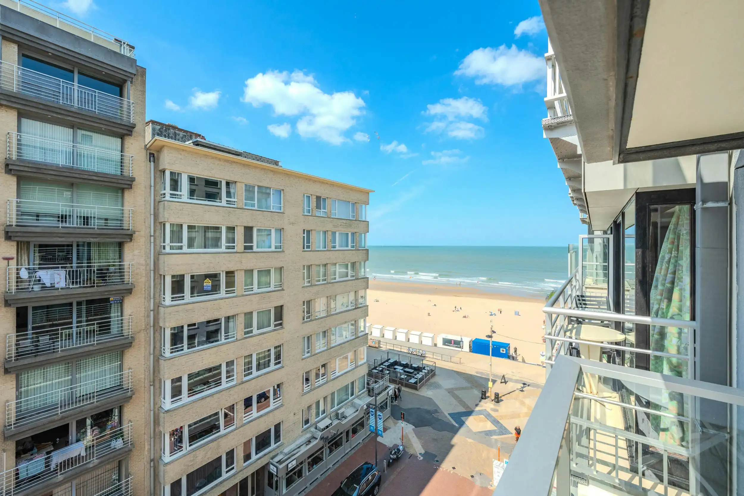 Ruim 2 slaapkamer appartement met zonneterras en zeezicht! foto 14