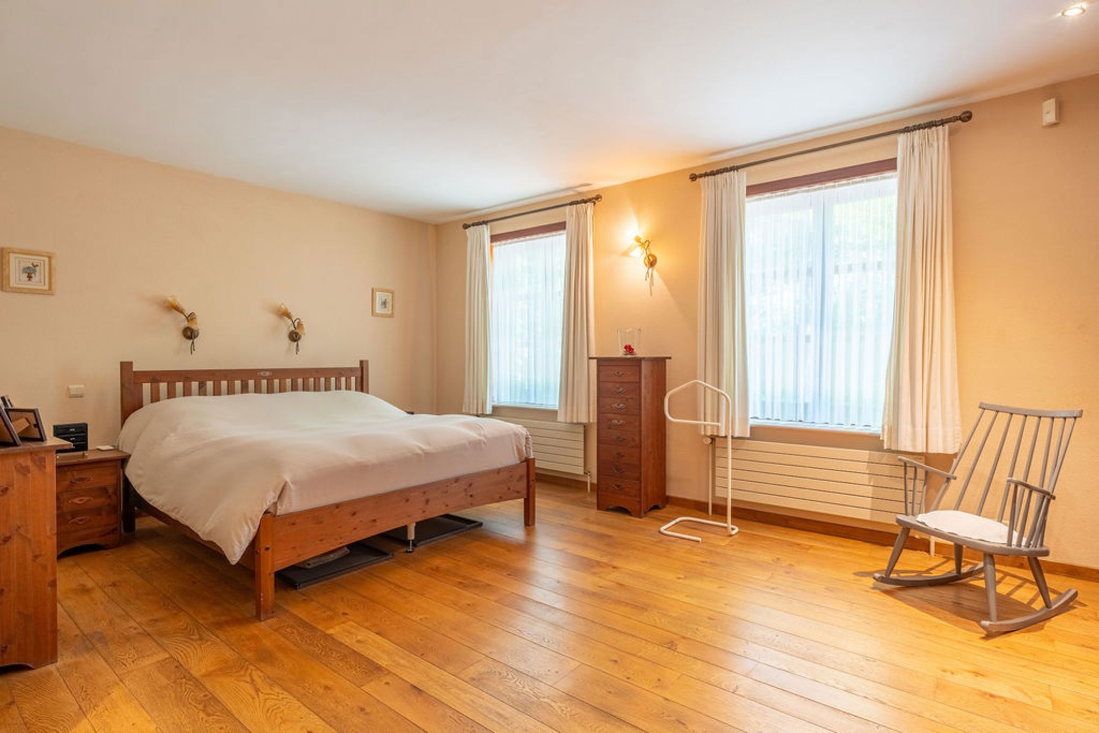 Ruime villa met 6 slpk op 2.295 m² grond met veel privacy foto 26