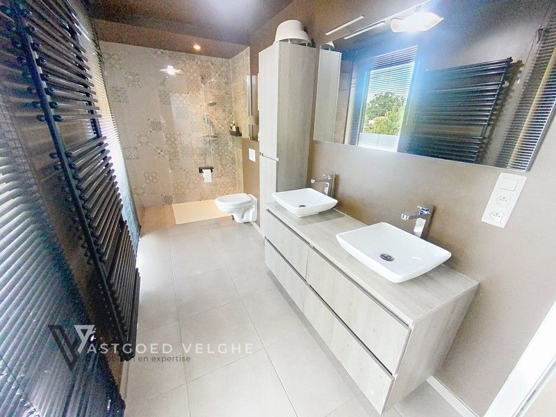 Moderne woning  van 151m² aan de rand van centrum-Genk foto 22