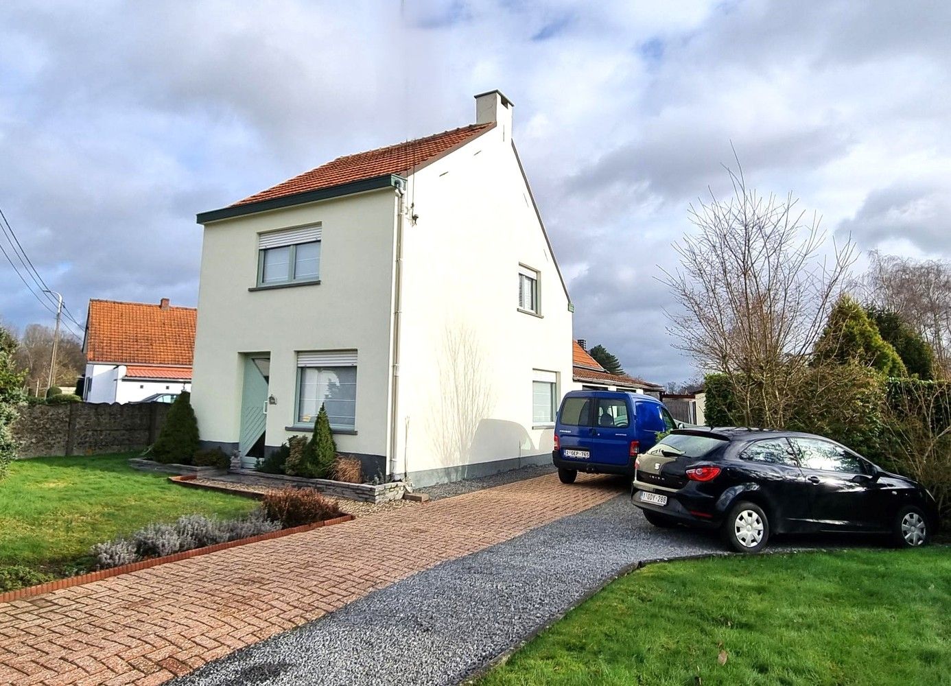 Vrijstaande woning gelegen in een rustige straat te Baal (Tremelo) op 31a66ca grond. Prachtige tuin. foto 2