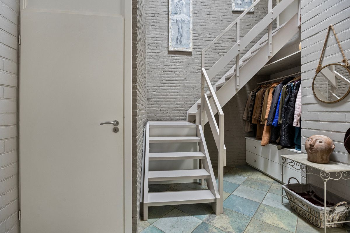 TIJDLOZE PAREL IN HET GROEN - STIJLVOL GERENOVEERDE VRIJSTAANDE WONING MET PRAKTIJK- OF BUREAURUIMTE OP RUIM PERCEEL VAN 13A31CA. foto 22