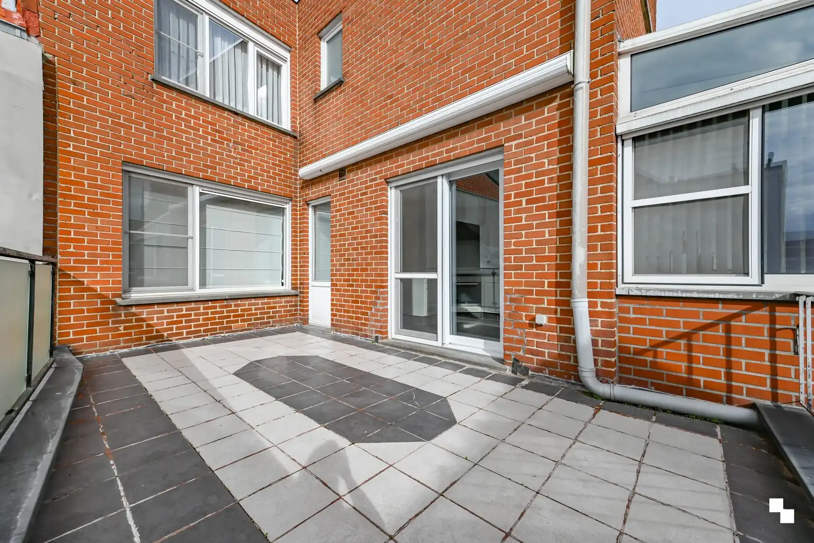 Ruime bel-etagewoning in hartje Izegem foto 14