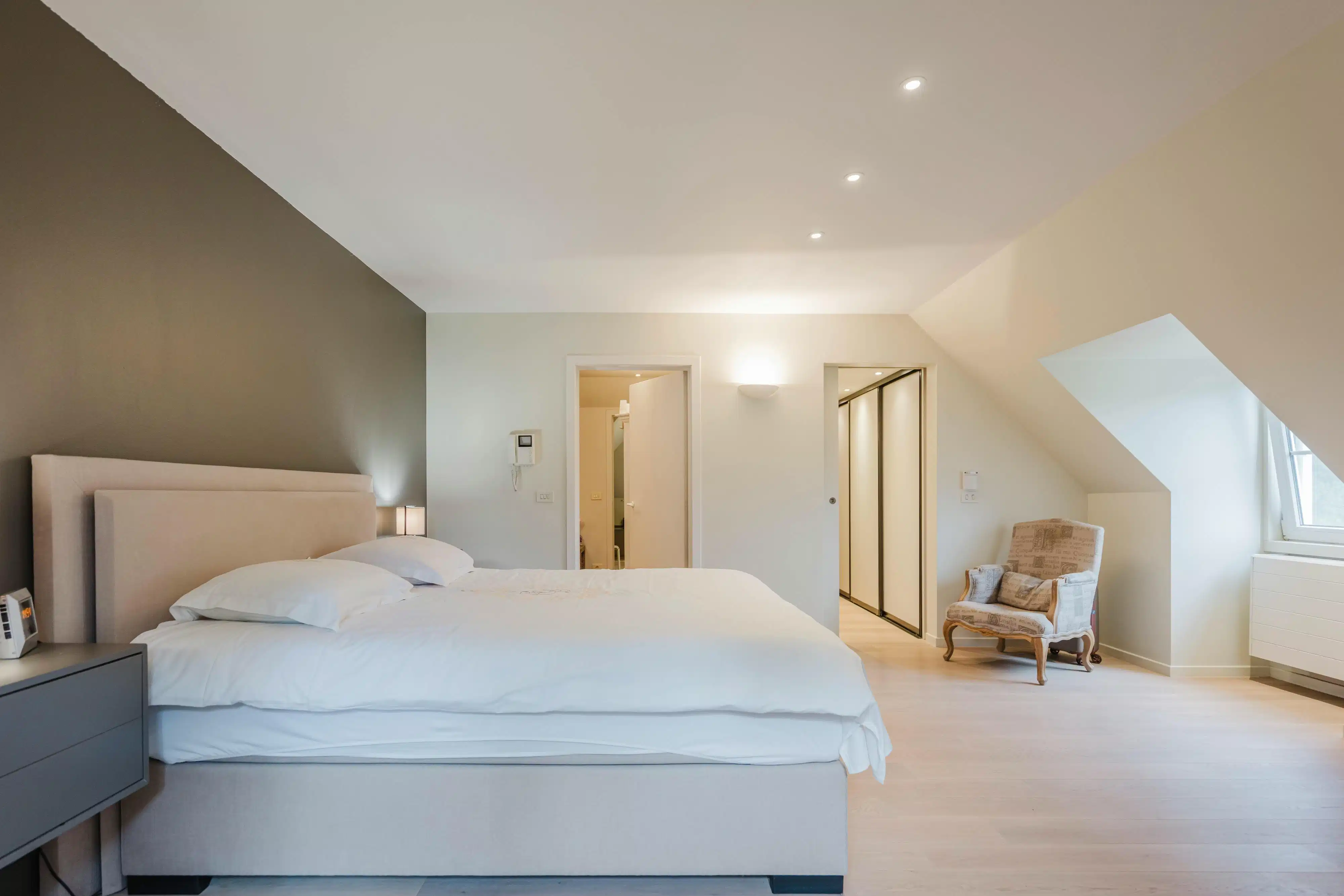 Tijdloze villa met 5 kamers en zwembad te koop in Deerlijk foto 18
