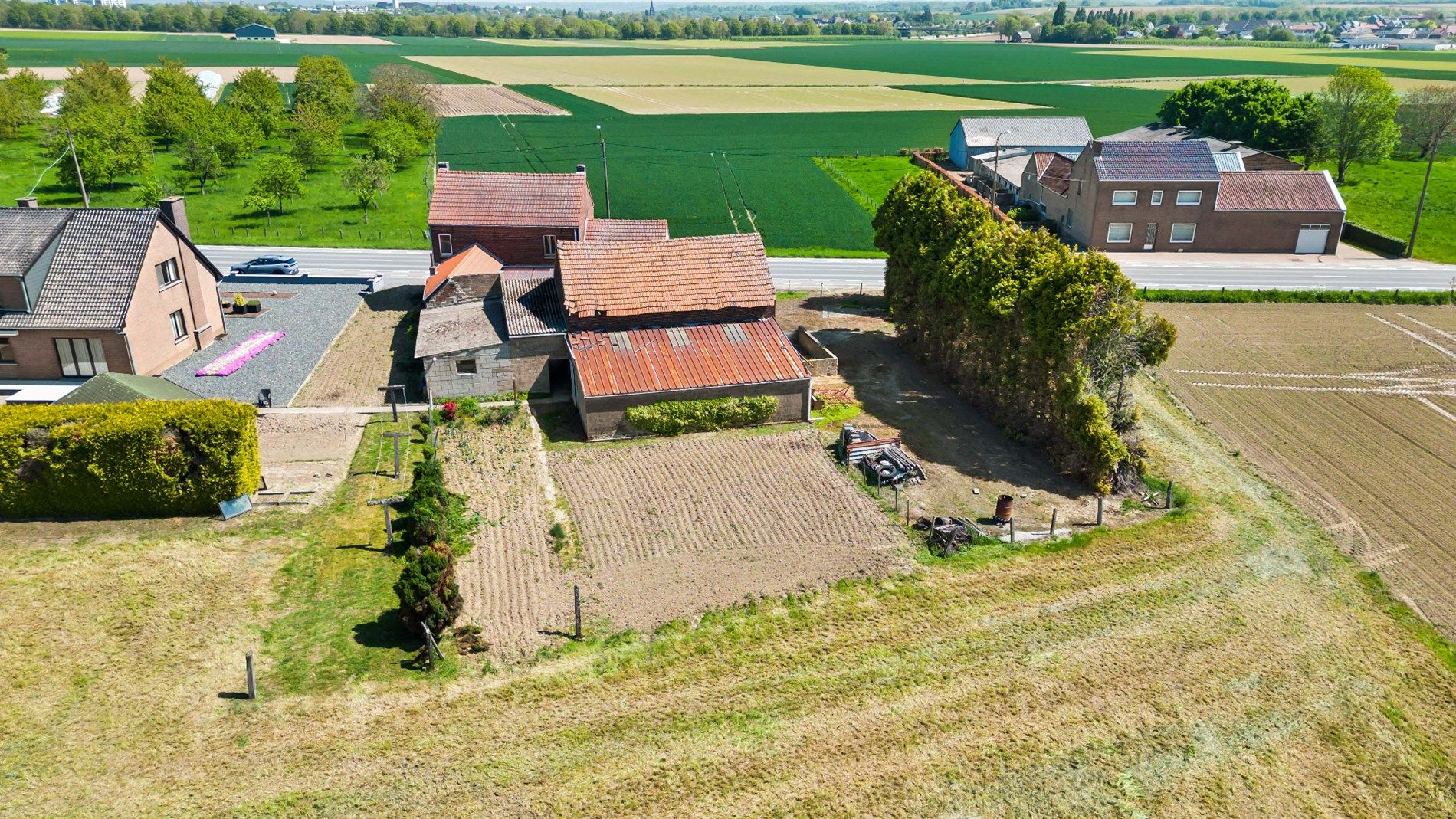 Renovatiewoning op perceel van 6854 m² foto 8
