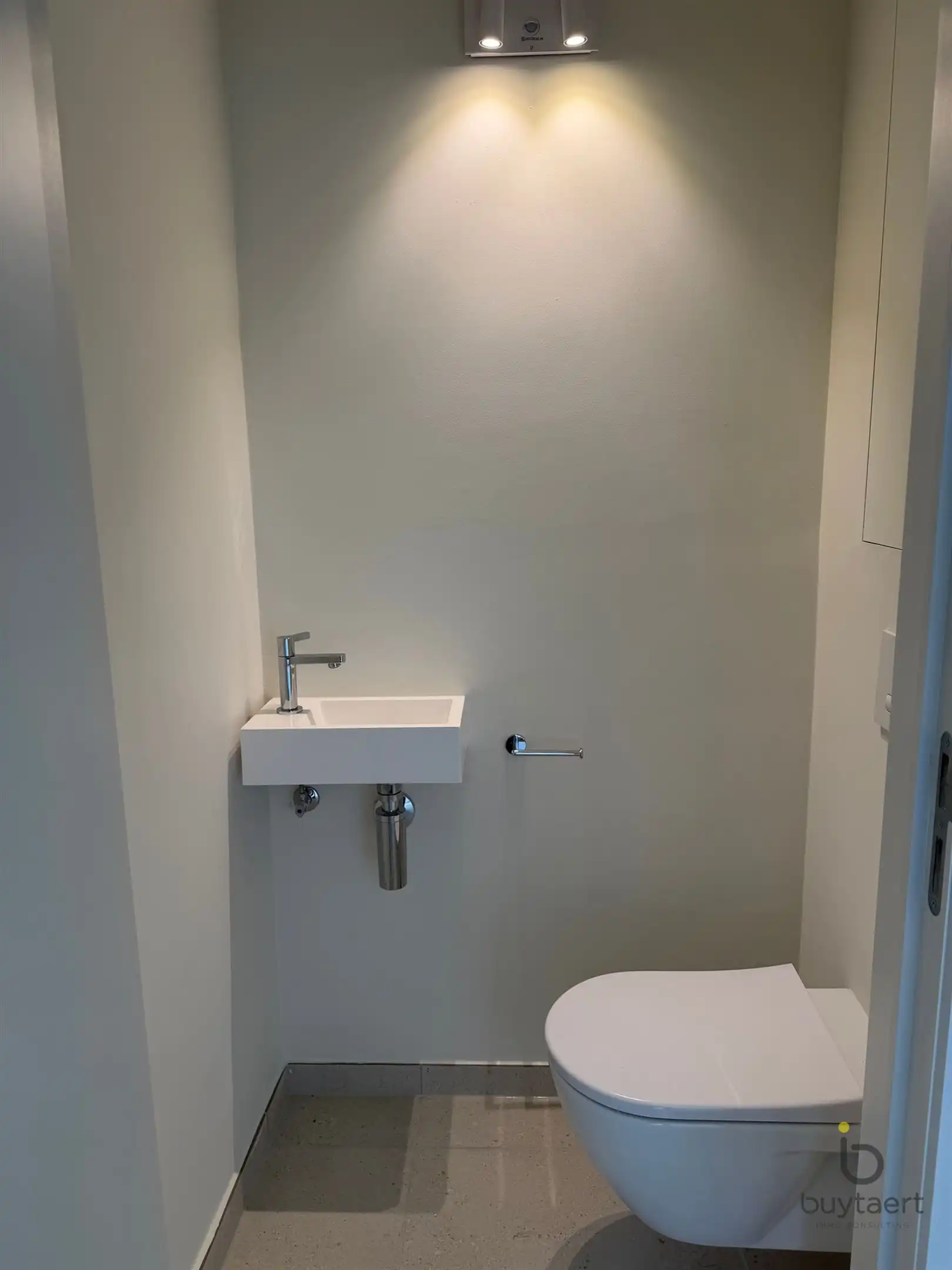 Gerenoveerd gelijkvloers appartement aan de Singel. foto 10