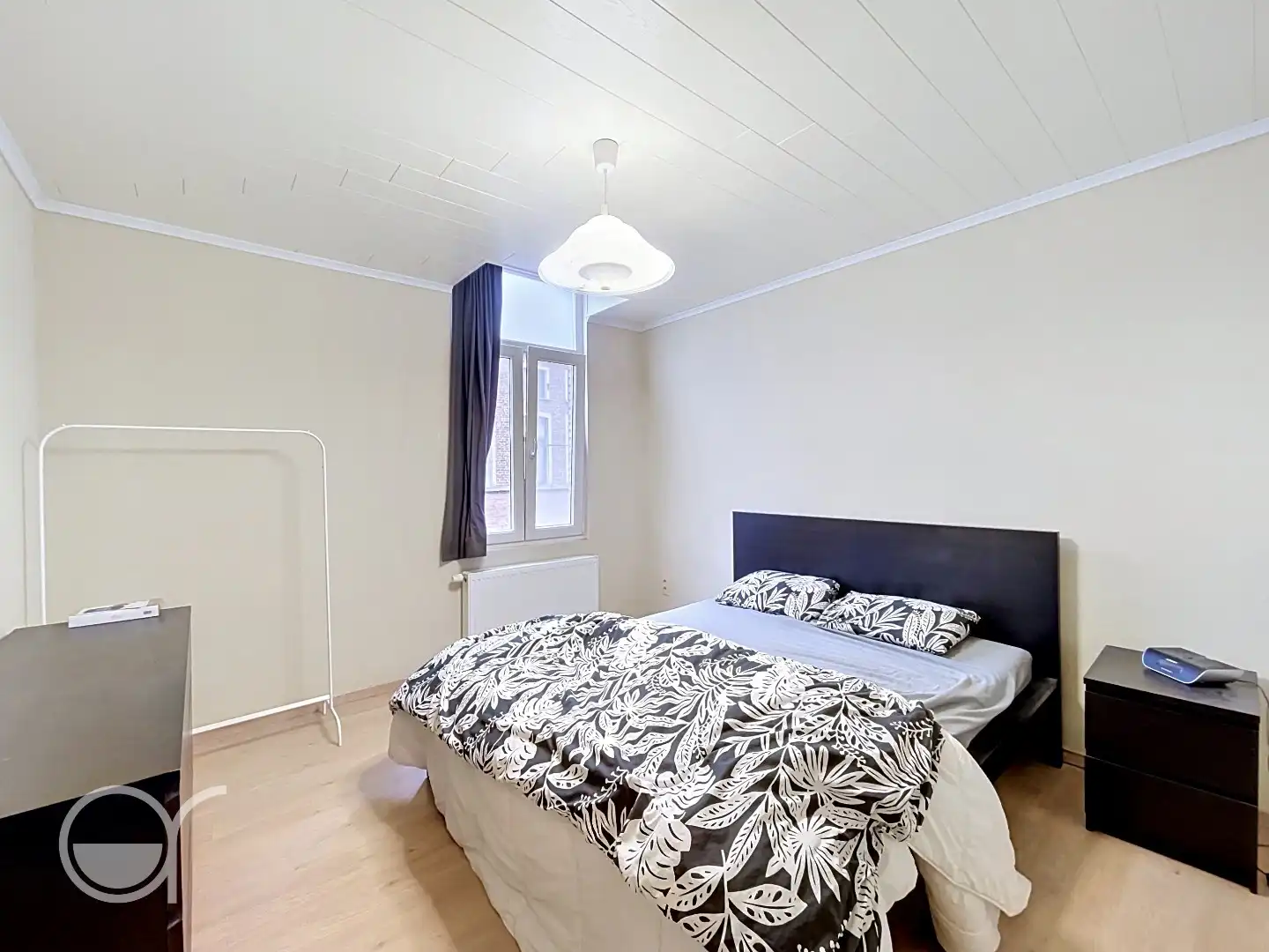 Centraal gelegen rijwoning met 2 slaapkamers, omgeving UZ foto 6