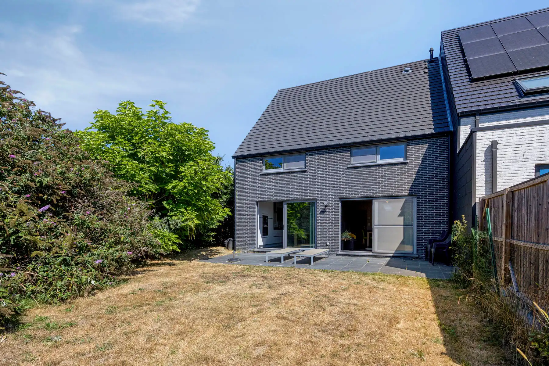 Instapklare HOB met 5 kamers + bureau, en aangename tuin! foto 29