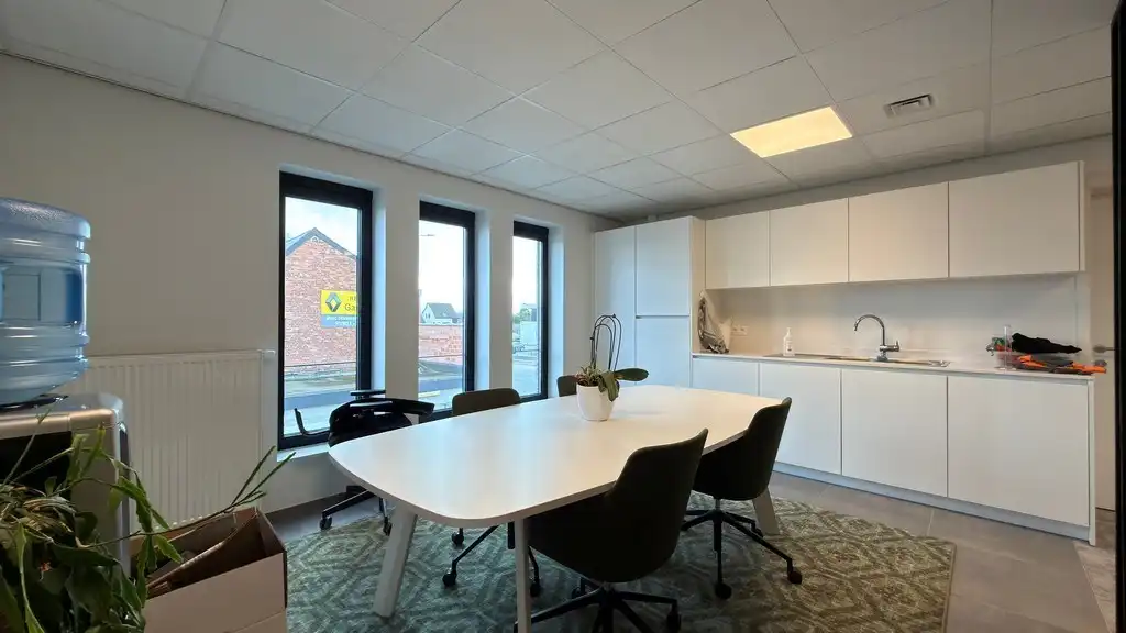 Instapklare kantoren met terras te huur vlakbij afrit E19 in Rumst foto 6