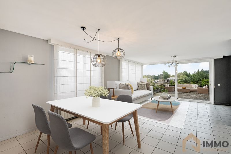 VERLAAGDE PRIJS :Te koop te centrum Ledegem ruim appartement met zonneterras van +/- 35 m², 2 slpks, garage foto {{pictureIndex}}