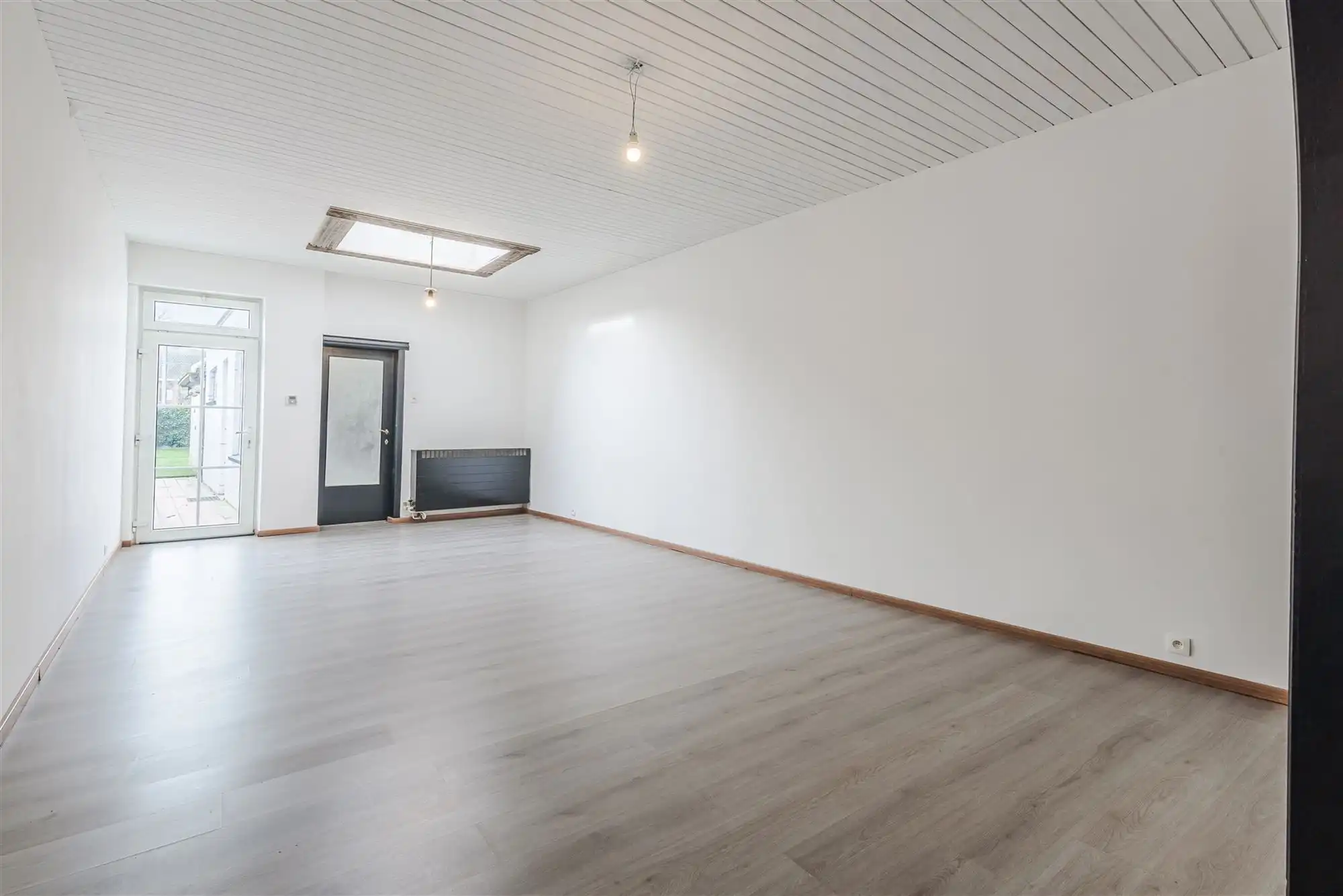 Gerenoveerde ruime gezinswoning met 4 slpks foto 6