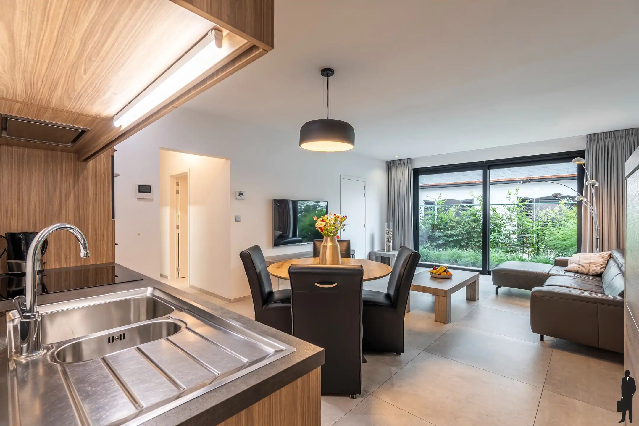 Ruime woning met multifunctionele studio foto 26