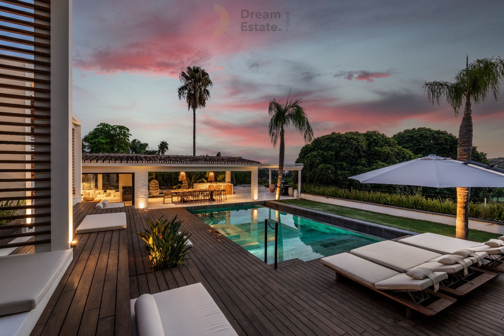 Unieke eerstelijns golfvilla in een exclusieve 'gated community' te Nueva Andalucia foto 35