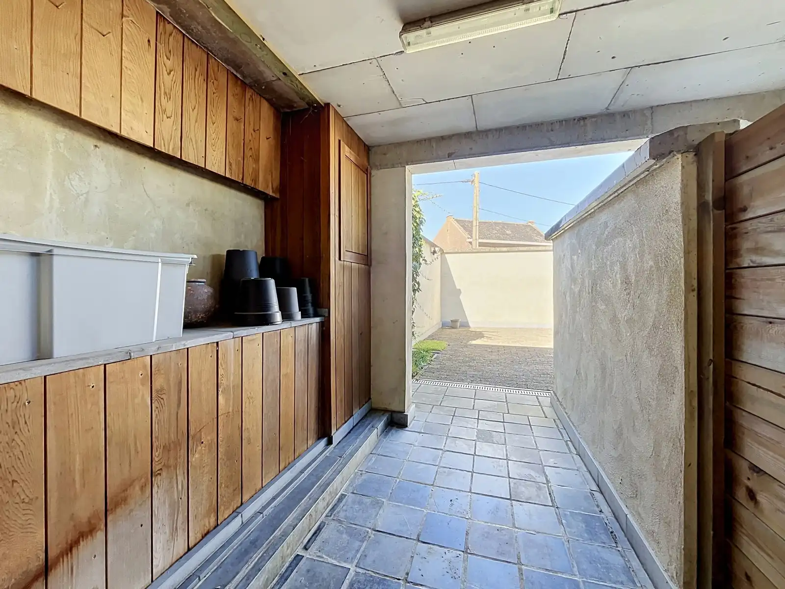 Instapklaar duplexappartement met ruim terras en parking! foto 4
