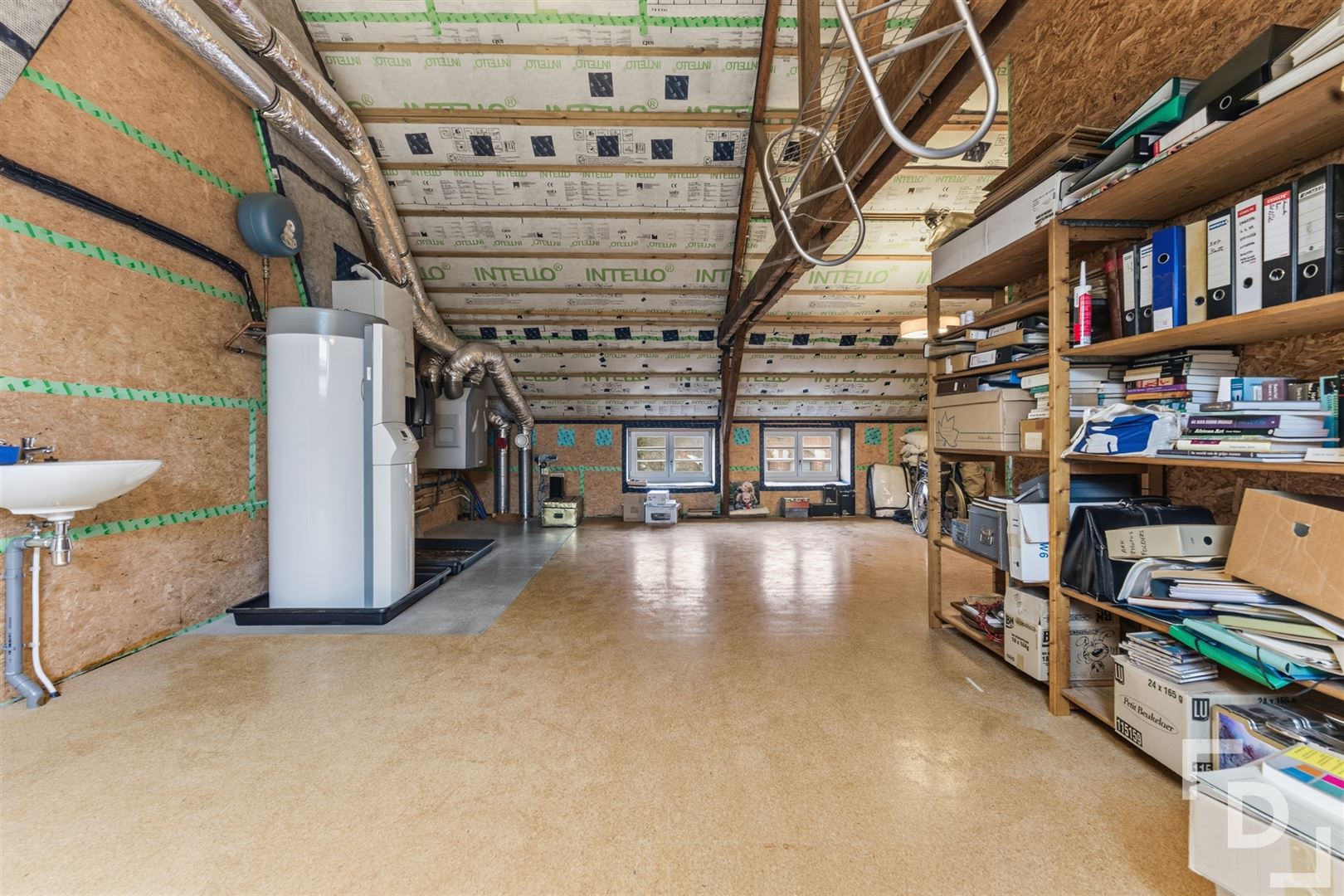 Gerenoveerde en duurzame woning met huislift te koop op toplocatie in Ieper. foto 20