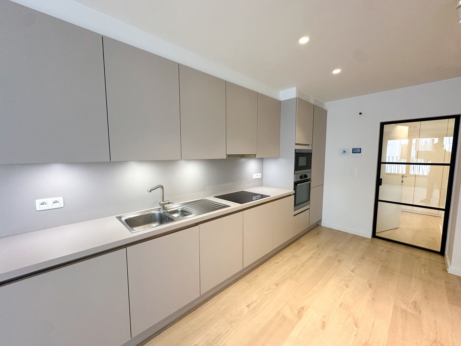 modern 1-slaapkamerappartement in hartje Kortrijk foto 3