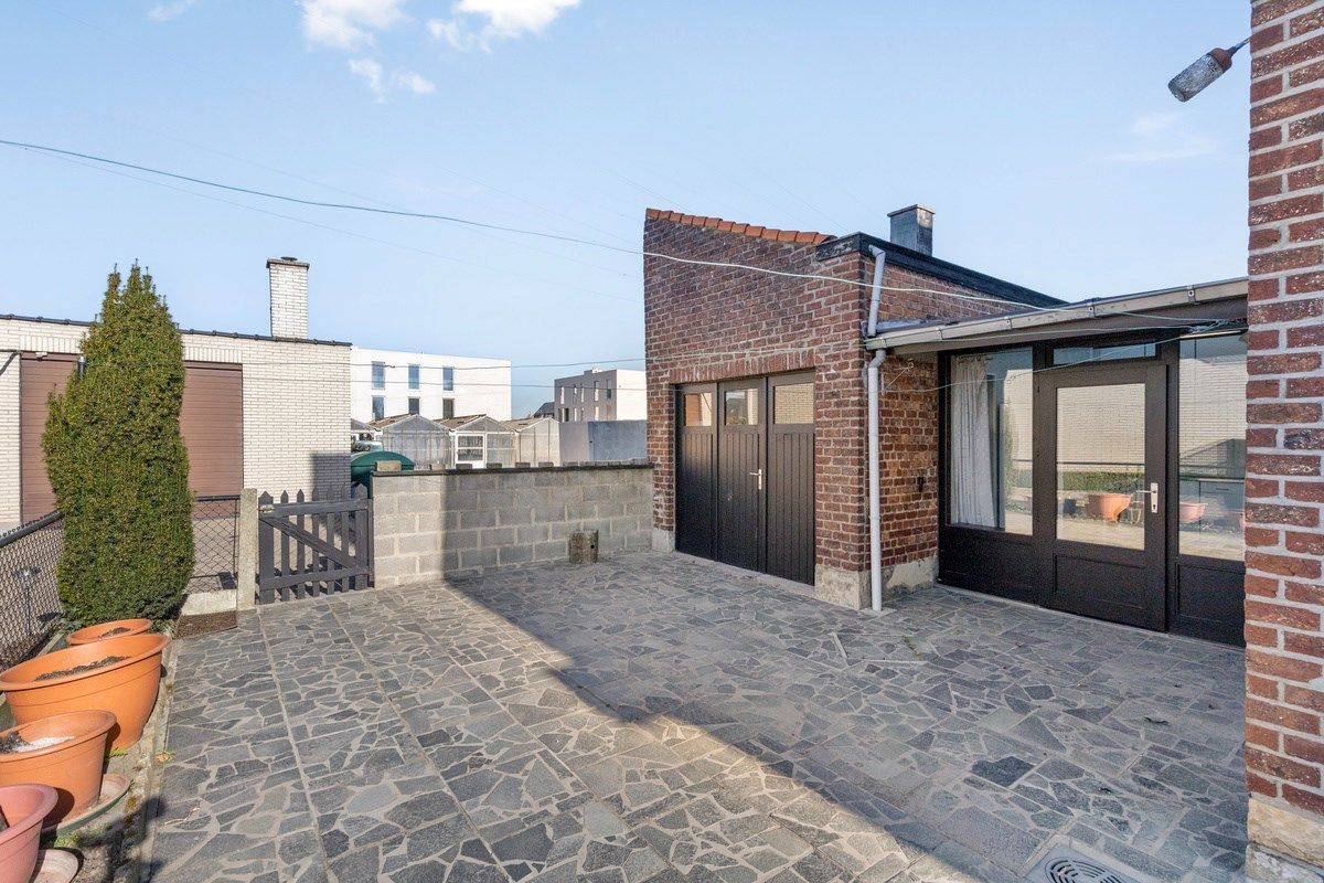 Rustig gelegen woning met 4 slaapkamers foto 3