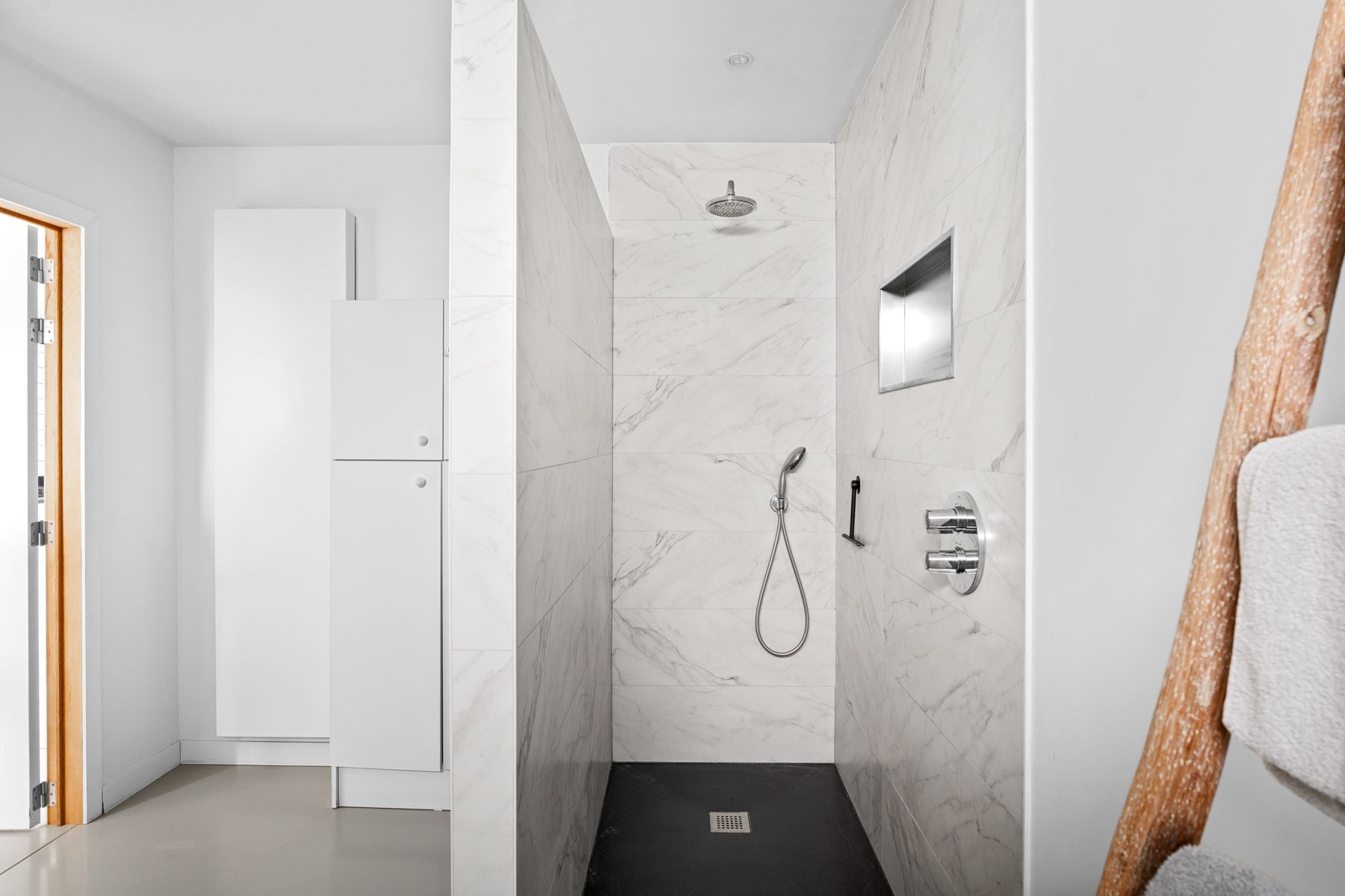 Volledig gerenoveerde 3-slpkamerwoning met tuin in Wetteren! foto 8