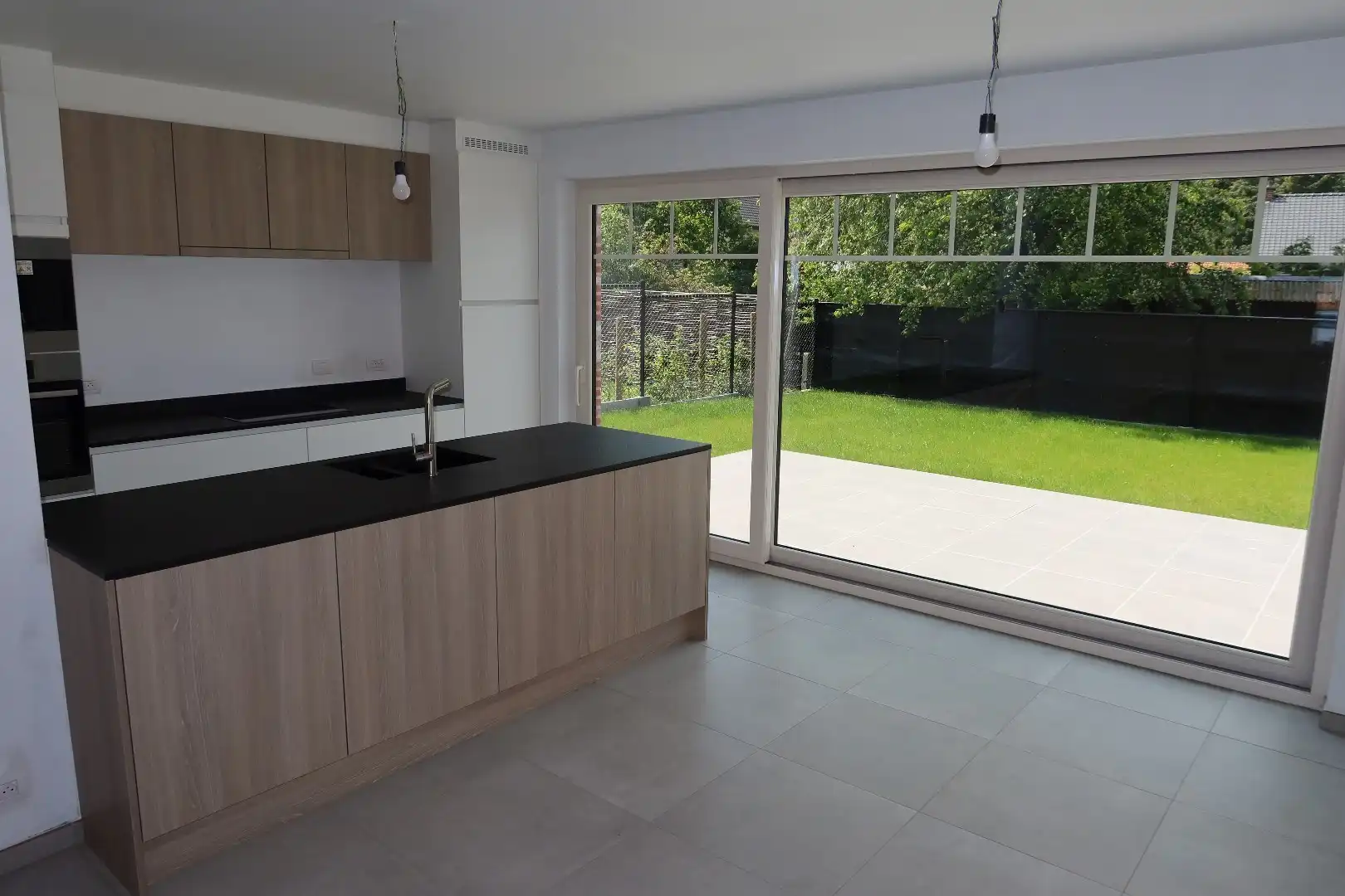 Recente pastorijwoning met 3 slk, carport en tuin foto 7