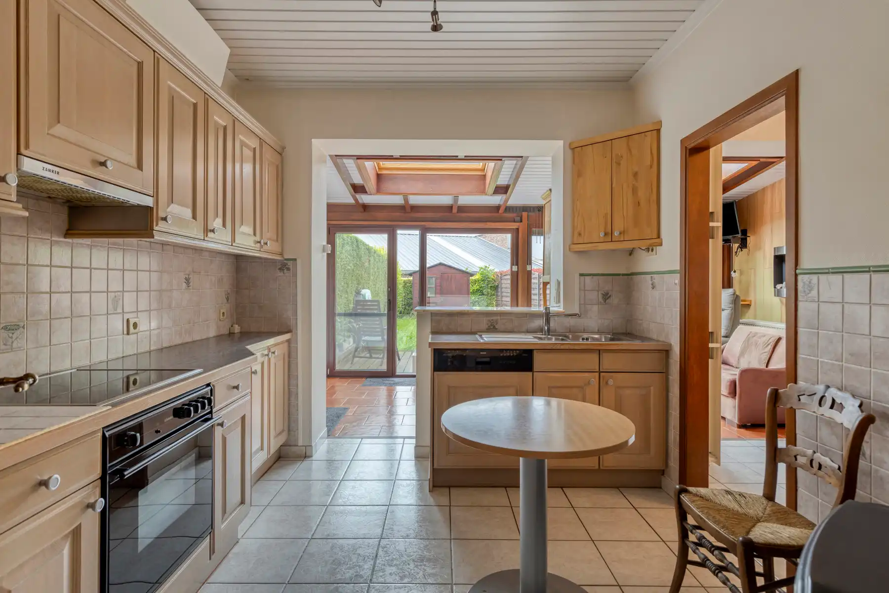 Eengezinswoning met 4 slaapkamers, 2 badkamers en tuin foto 10